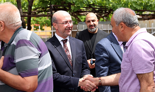 Selçuklu Belediye Başkanı Ahmet Pekyatırmacı, Cuma buluşmaları kapsamında Binkonutlar Mahallesi’nde vatandaşlarla bir araya geldi
